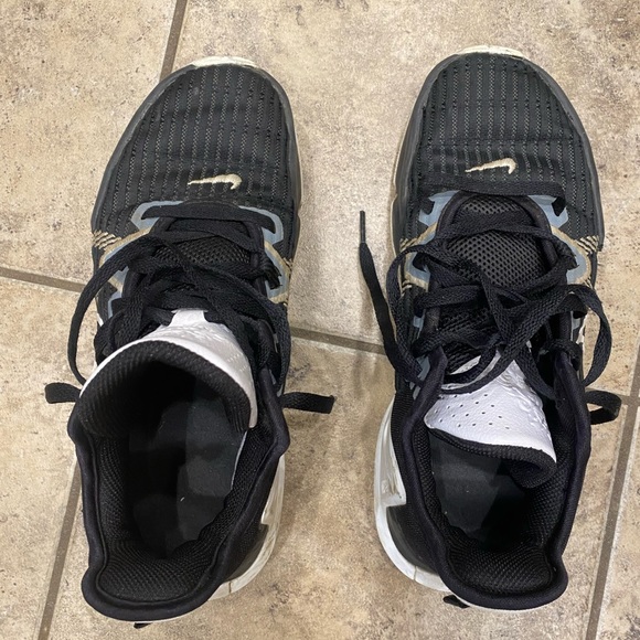 Men’s Nike sneakers - Picture 2 of 3